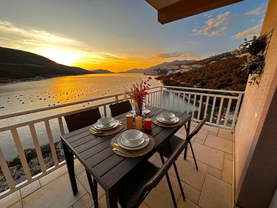 Beautiful Fully Renovated Apartment By The Sea, Large Balcony With Enchanting Views Neum Exterior foto
